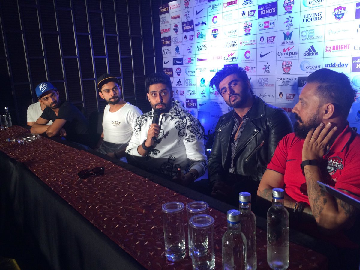 ArjunKapoorCafe's tweet photo. @arjunk26 @juniorbachchan  @imVkohli at the #PressConf ❤️ #celebrityclasico2016 #ASFCvsAHFC #charityfootball #Jun4th https://t.co/Z92TfMb6Yw