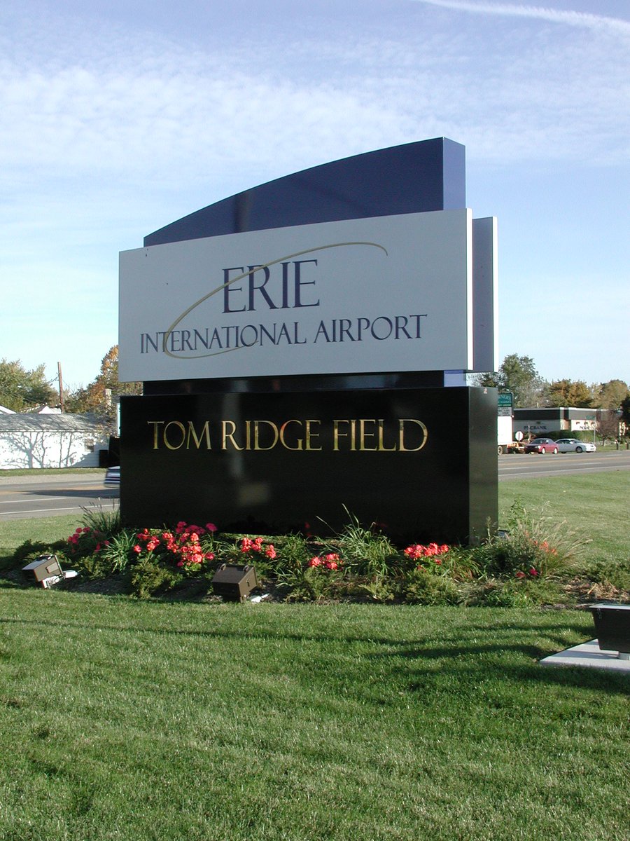 HowardInd's tweet photo. Our Pylon sign systems are perfect for main ID signs like this, https://t.co/lMtPdOHtxE #FeatureSignFriday https://t.co/8q39mmy159