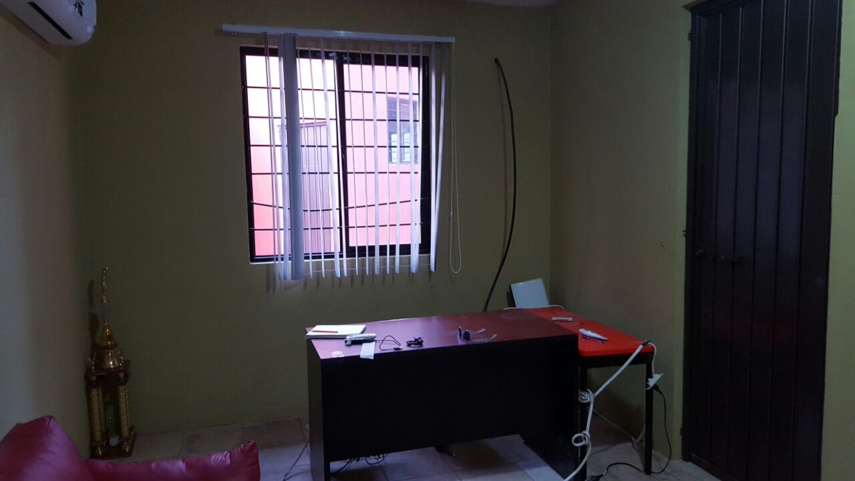 MAPEMO's tweet photo. Hoy por la madrugada ingresaron a mi oficina en cuicatlan saquendo lo que ahí se encontraba. @pedrolceballos https://t.co/0sx48WyRF0
