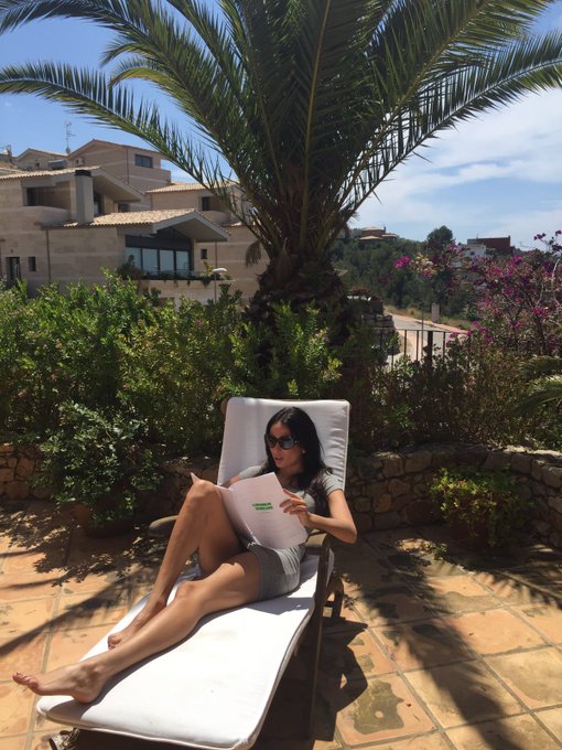On set for @JacquieMichelX3  directing  by @tristanseagal #Spain #luxuryvilla https://t.co/ITGCTX8Co