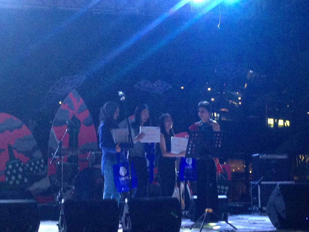 Pemenang NUSANTARANCHOR
1. Silvia dari UBM
2. Dea Andriani dari UMN
3. Tiara Dianti dari UNSOED