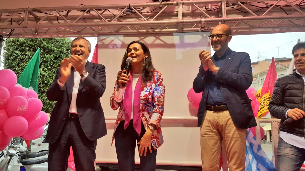 LuigiBrugnaro's tweet photo. .@SegantinM è una persona che guarda al futuro e ha capito che l'emergenza vera é costruire posti di lavoro.[staff] https://t.co/xkw504v43e