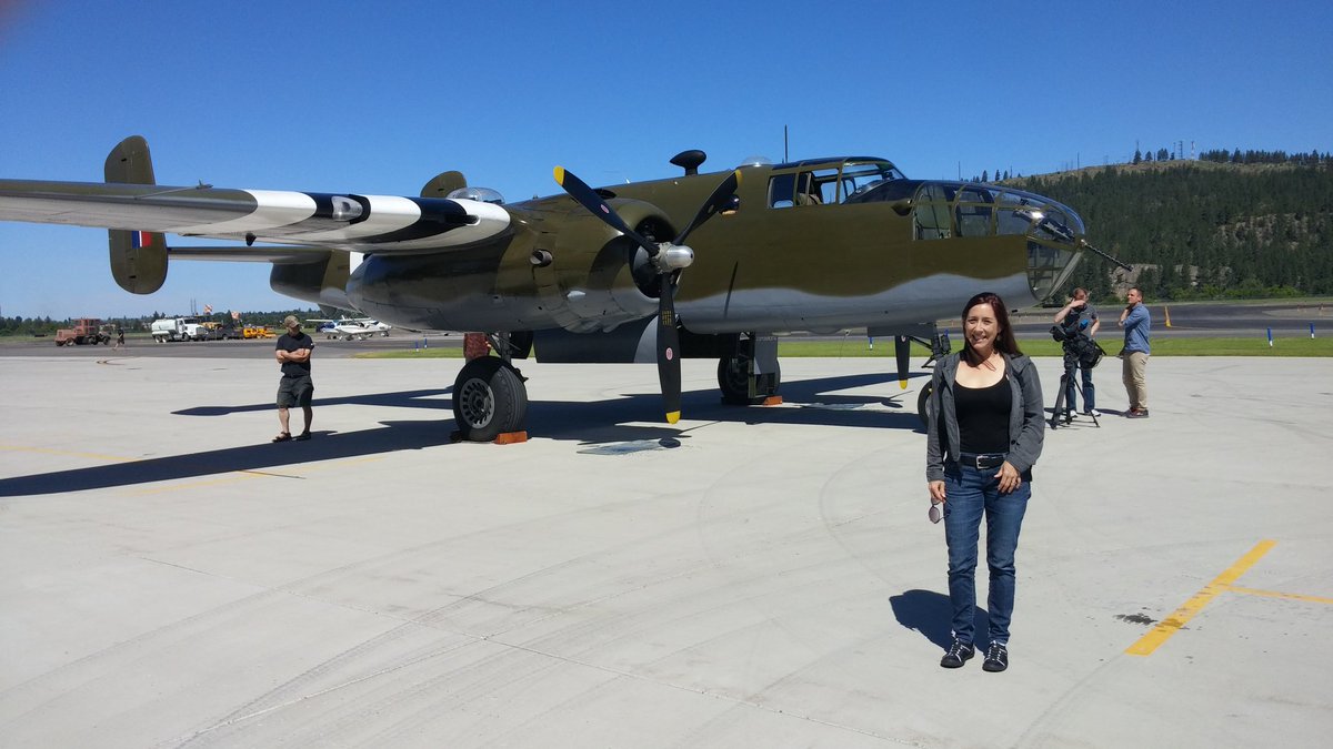 Mollypoop's tweet image. A B25!!!! #planegeek