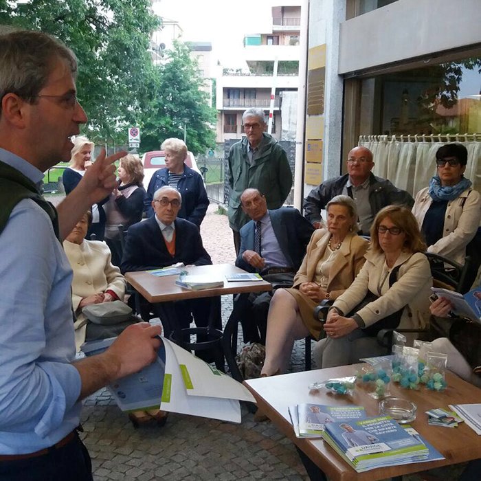 galimbertidav's tweet photo. Oltre 100 persone a #Biumo per la presentazione del #Progetto per la città che riparte! #VareseRiparteDavvero https://t.co/IcahkaR6fi