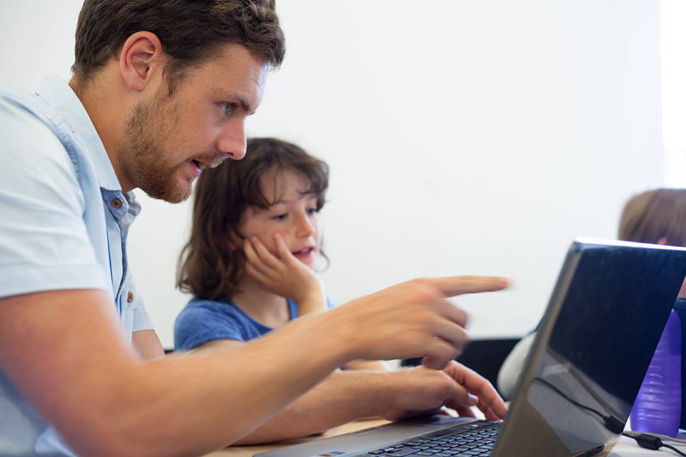Welsh_ICE's tweet image. #Coding and #webbasics now from @CodezAcademy #24HourLockIn