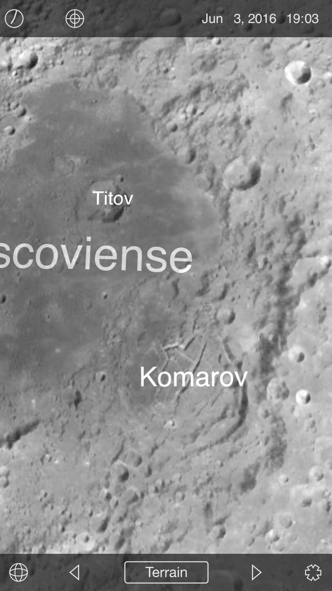 Brad_le_Bear's tweet photo. Look what I found on #GoogleMoon. What does it look like too you? #NASA #moon #Aliens #structure #Space https://t.co/gc5zu9tV6L