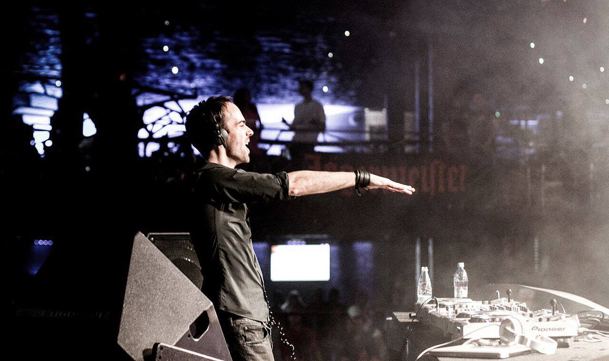 asot's tweet photo. This insane remix came out today! https://t.co/l0vlXO3nzF #WAO138?! @marksixma @emhewitt @bennicky https://t.co/RNHnb1nue0