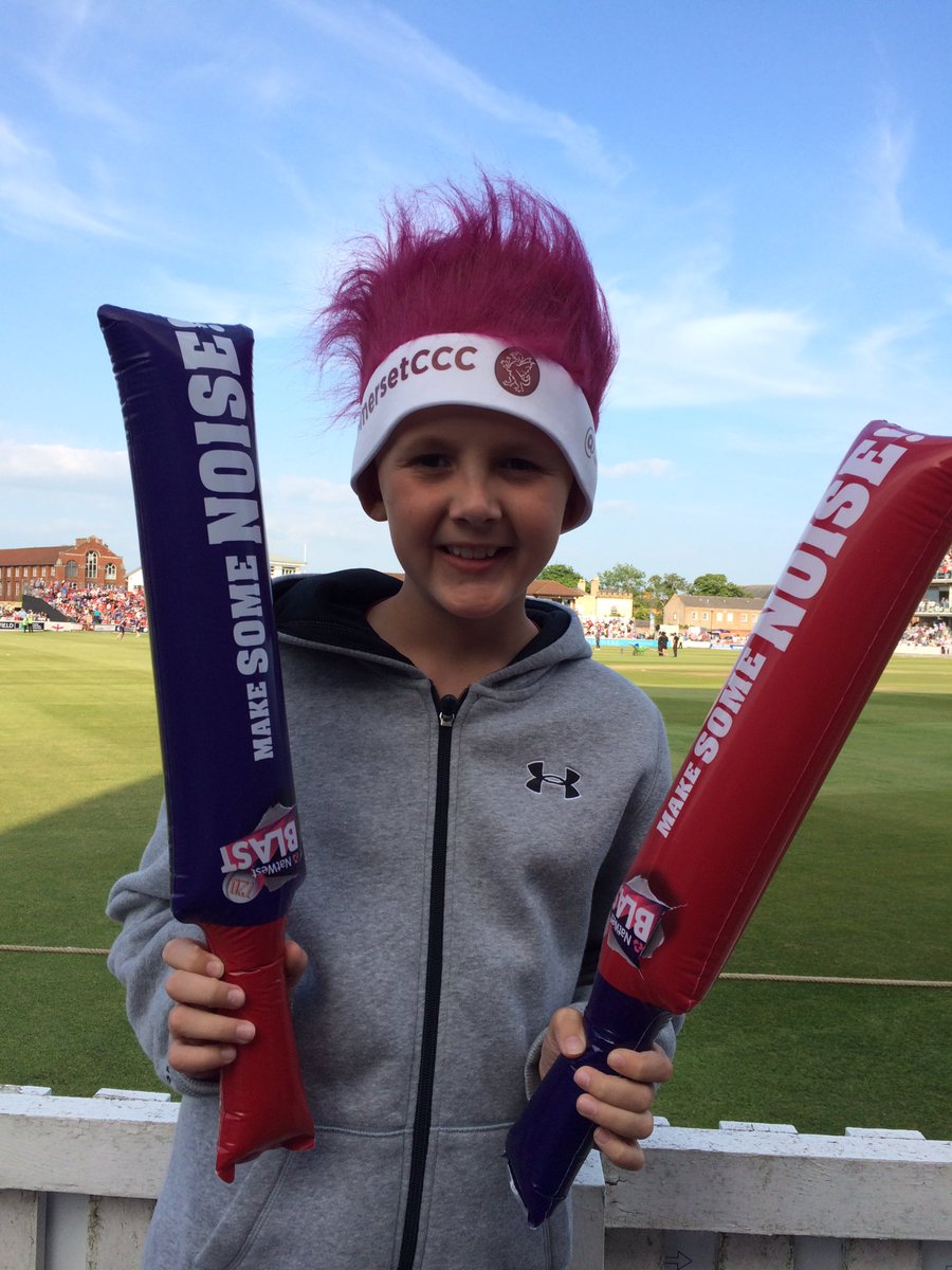 Hedges1980's tweet photo. @SomersetCCC Fin enjoying the first home T20 of the season.Looking forward to @henrygayle #WeAreSOMERSET #worldboss https://t.co/fVhvpNWXtE