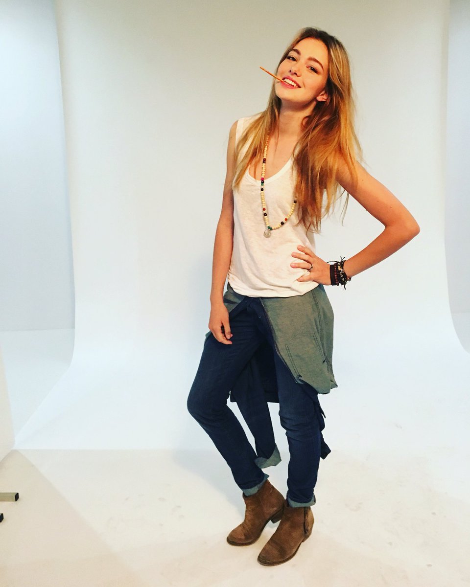 dismoikarine's tweet photo. Au @StudioMatignon pour un shooting de notre jolie @LivOfficiel by @VincentBinant ❤️❤️ #studioMatignon https://t.co/HEMQOvgVfh