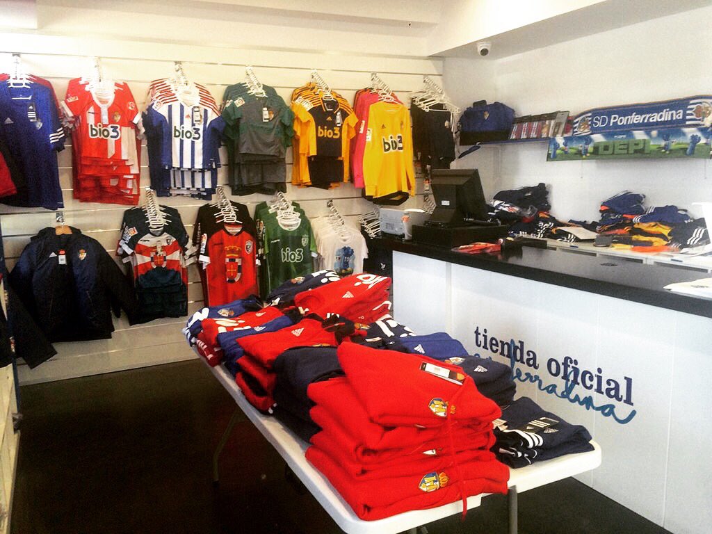 SDP_1922's tweet photo. Outlet liquidación Adidas #Ponferradina fin de temporada
https://t.co/9MdALjur3Y
Abierto sábado 17:00 a 20:30 
#SDP https://t.co/12HayX2af5