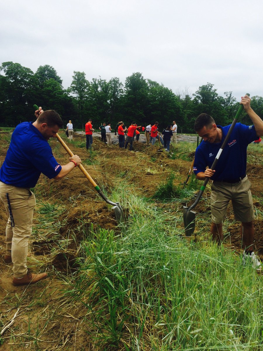 FisherCats's tweet image. Ambassadors having a great time working hard for a greater cause #nhfishercats #countusin