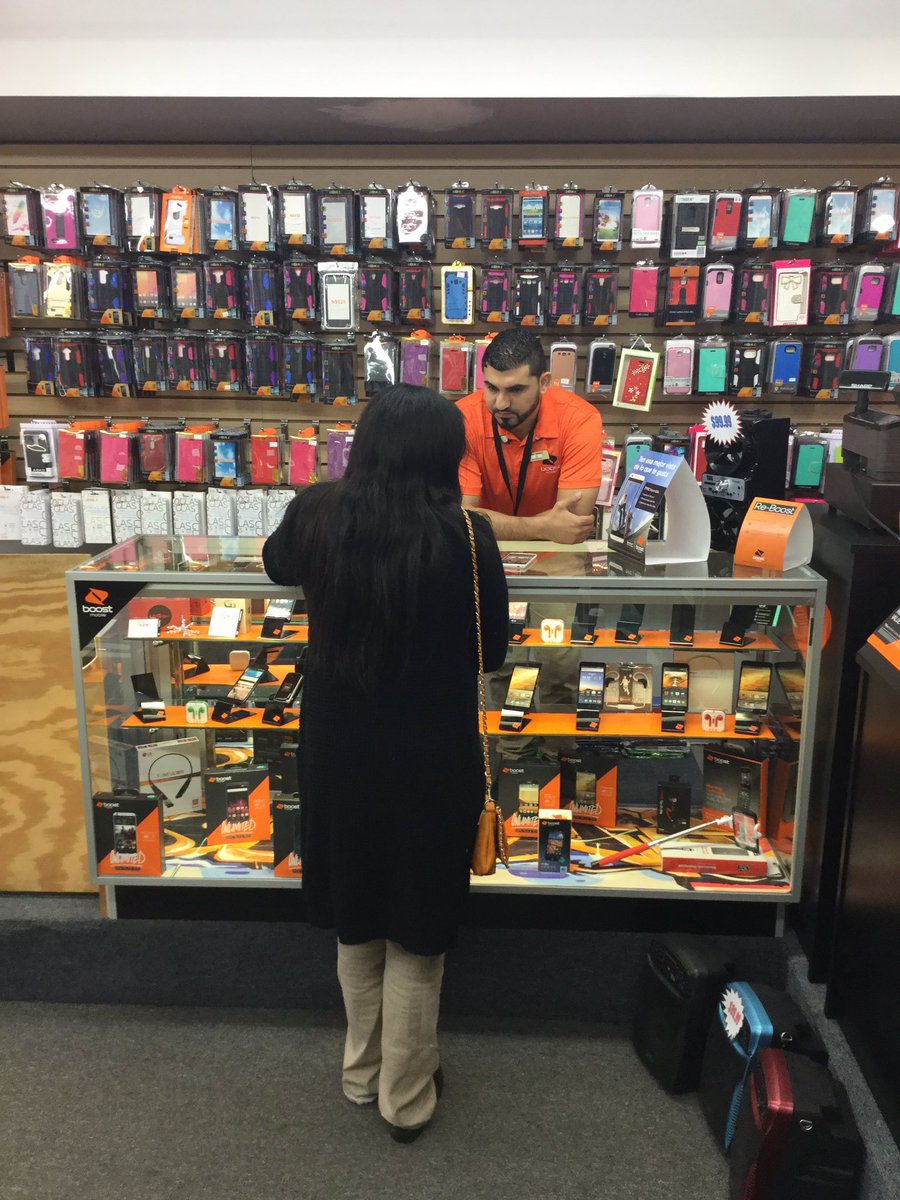 mattmboost's tweet image. Selling family plans and free giveaways ! #colormeorange #boosTtakeOver @LauraMcLaugh96 @Kpalet5