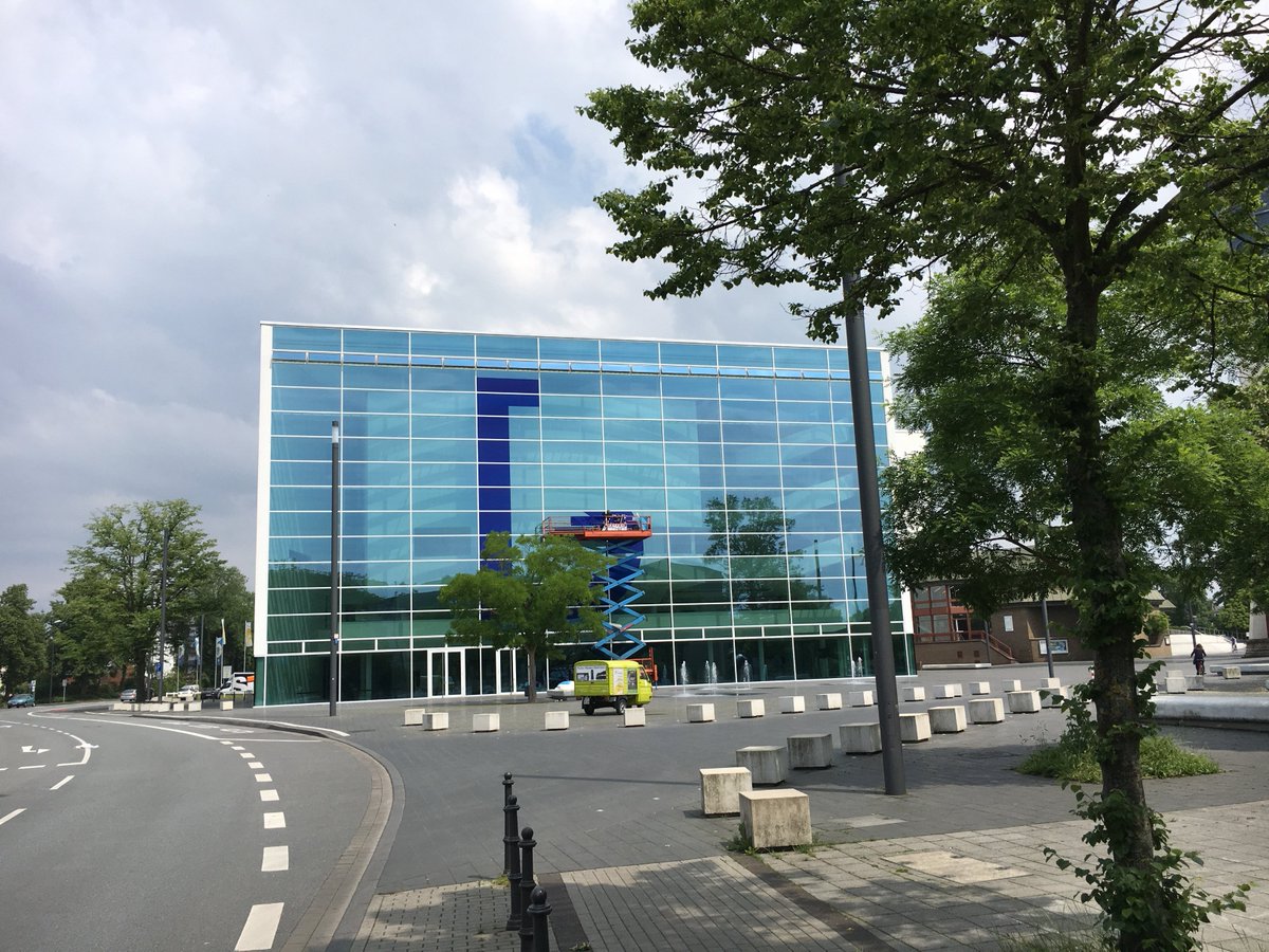Bertelsmann_DE's tweet photo. Die Vorbereitungen für das @Bertelsmann_DE Management Meeting 2016 laufen auf Hochtouren... #BMM16 #TheaterGütersloh https://t.co/QN3mFlRzmQ