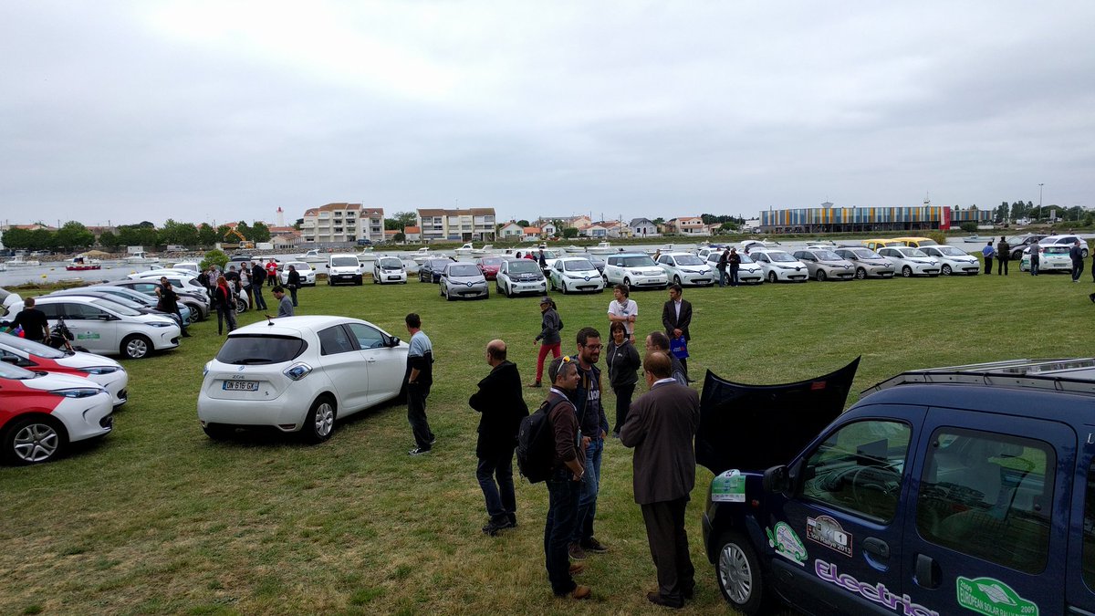 SamothRelgi's tweet photo. Vendée Energie Tour 2016 à Saint-Gilles-Croix-de-Vie #Vendée @payssaintgilles https://t.co/FDN8GSGcDj