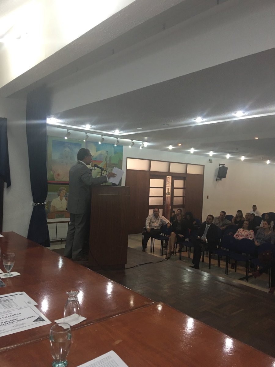manueliturbe's tweet photo. @avdt11 M. Vallenilla exponiendo sobre los paraísos fiscales https://t.co/gjMj5AxeV6