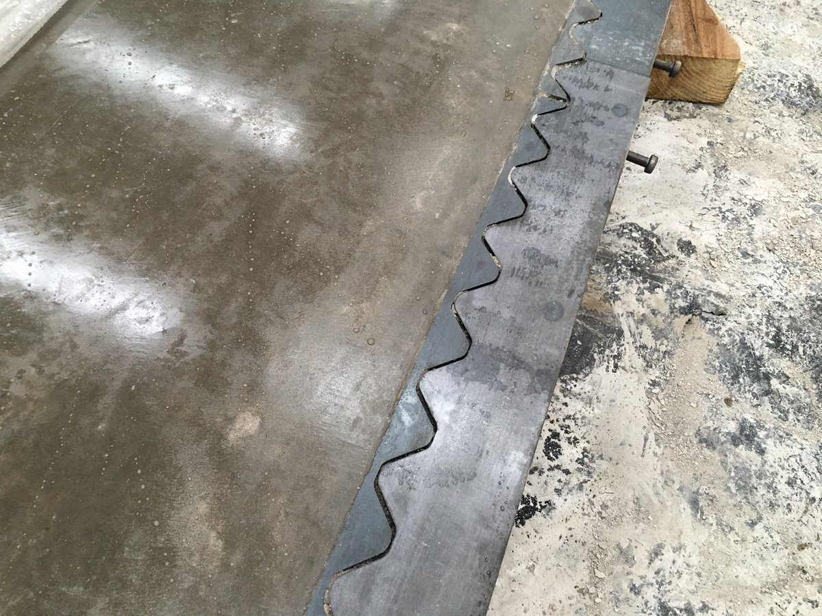 SICFL's tweet image. @shieldjoint looking good @AmazonUK 1,000,000 sq ft Leics shed. Poly sheet for best slab curing #fabfinishfriday