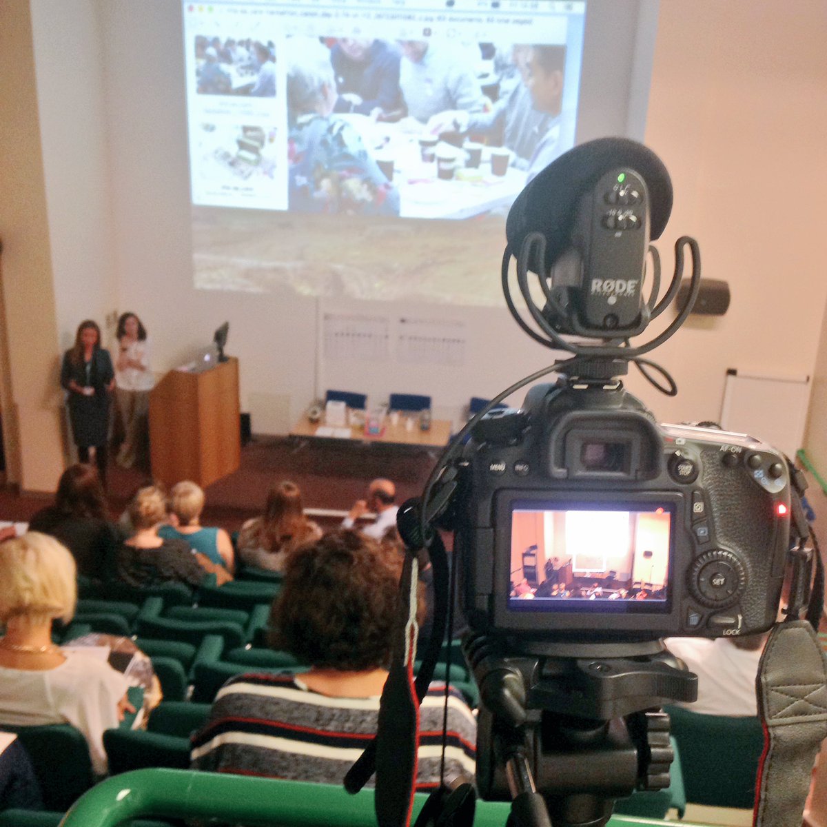 CareHackathon's tweet photo. We're making sure to capture all we can of the post-hack too!#carehack @NHSaaa https://t.co/cHHzpn0Gv7
