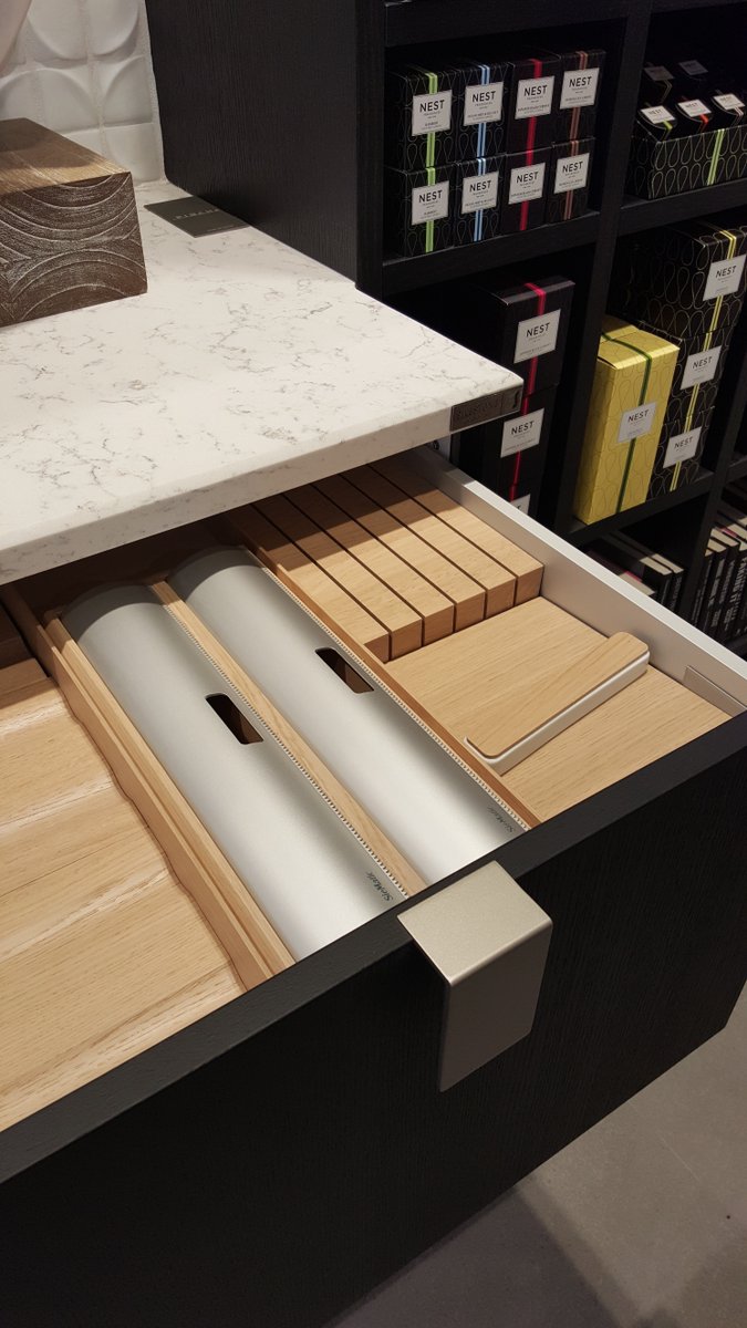 SieMaticUSA's tweet photo. A peek inside a #SieMatic drawer is an adventure in beautiful organization https://t.co/79JOxJsvkE