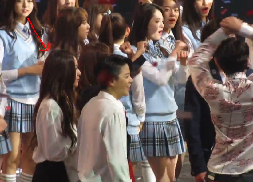 kyulwoos's tweet photo. Nayoung x Krystal....... https://t.co/qlaL68EQwm
