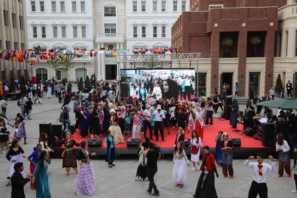 ipekuni_en's tweet photo. "The Third International Culture Day Celebrated" https://t.co/AZ0GIvGiXo @ipekuni_en #culturesday2016 https://t.co/aisZ6XC78K