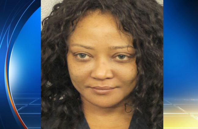 Wife of former NFL player #LawrenceTaylor arrested for domestic violence. bit.ly/1VBxXVx https://t.co/53FS0T0XWG