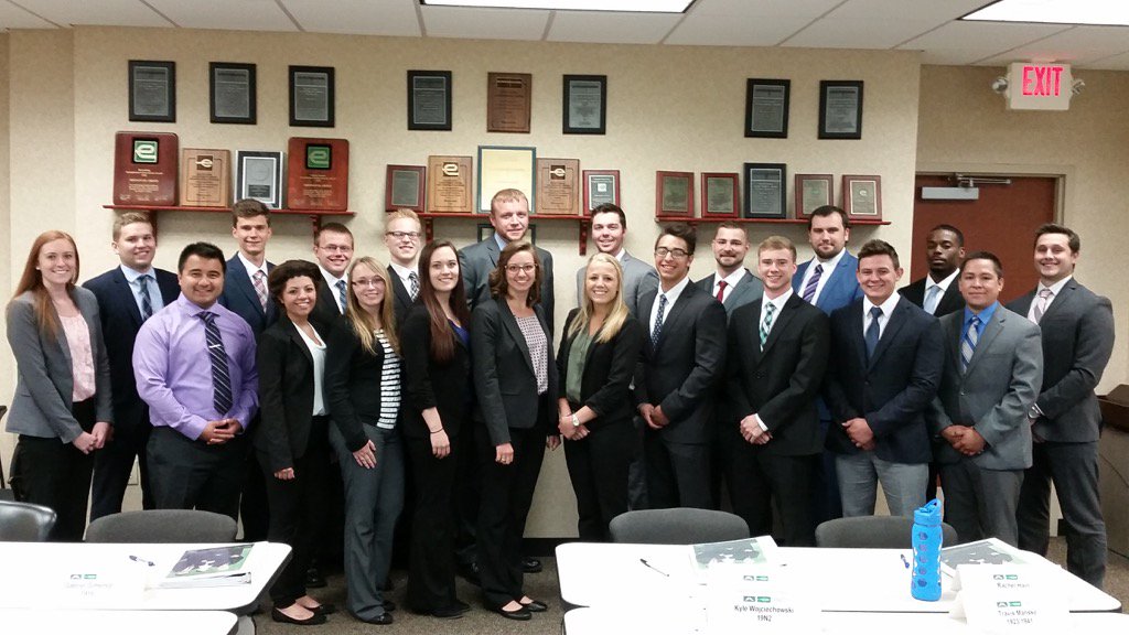 BeckKrek's tweet photo. Welcome to the Minnesota Enterprise Team!!! We 💜 our new Interns! #ERACInterns @ALrecruitingEHI https://t.co/qKUJi4NxFY