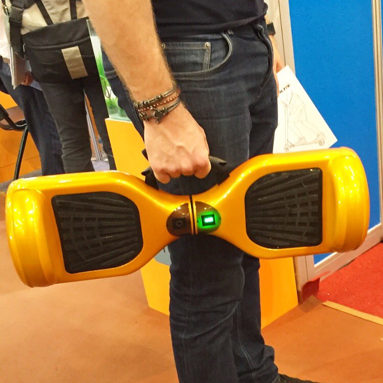 Hoverboardparis tweet media