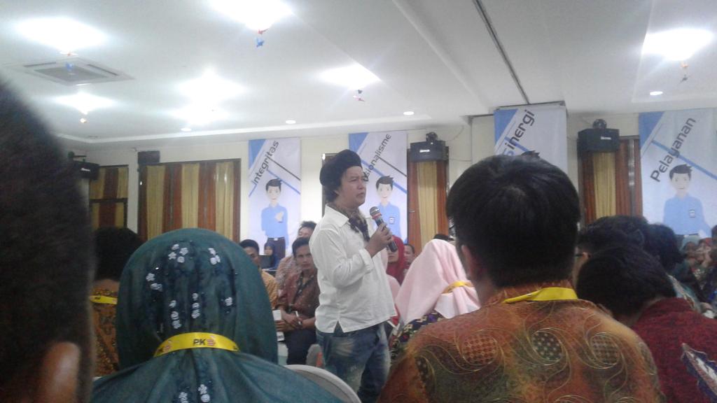 Foundation of poetic thinking: involvement,ideas-context-perspectives, then what next?
<a href="/Andreahirata/">Andrea Hirata</a> <a href="/LPDP_RI/">#DiriUntukNegeri</a> #PK69
