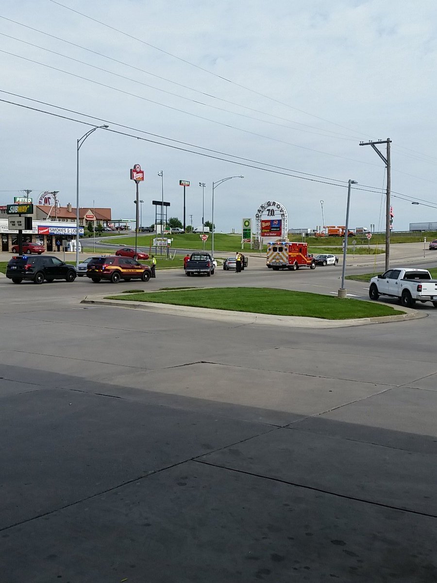 oakgrovepd's tweet photo. A fender bender in front of McDonald's. All are well and we'll have it clear soon. https://t.co/lSalV6RIWG