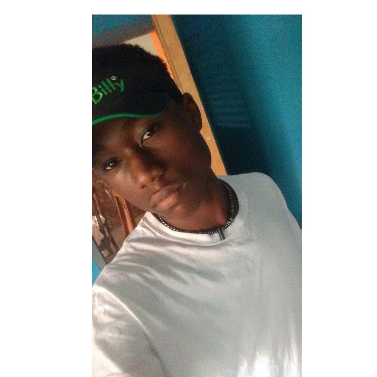 tannaknowsball's tweet photo. #Rareface #mindifmine #SelfieExpert https://t.co/Ubmhz2D3tR