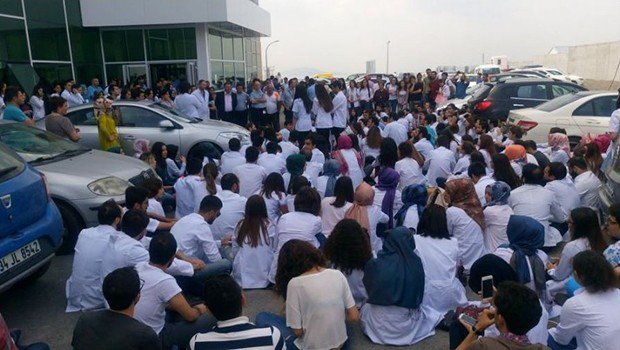 Marmara Üniversitesi'nde #marmaradisrezaleti isyanı hry.yt/4T6V9