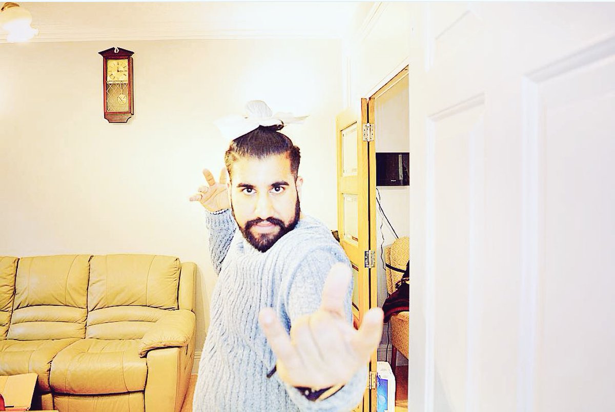 raipanesar1's tweet photo. Caption this photo..๐ #SpiderSingh https://t.co/HDohYdWs5U