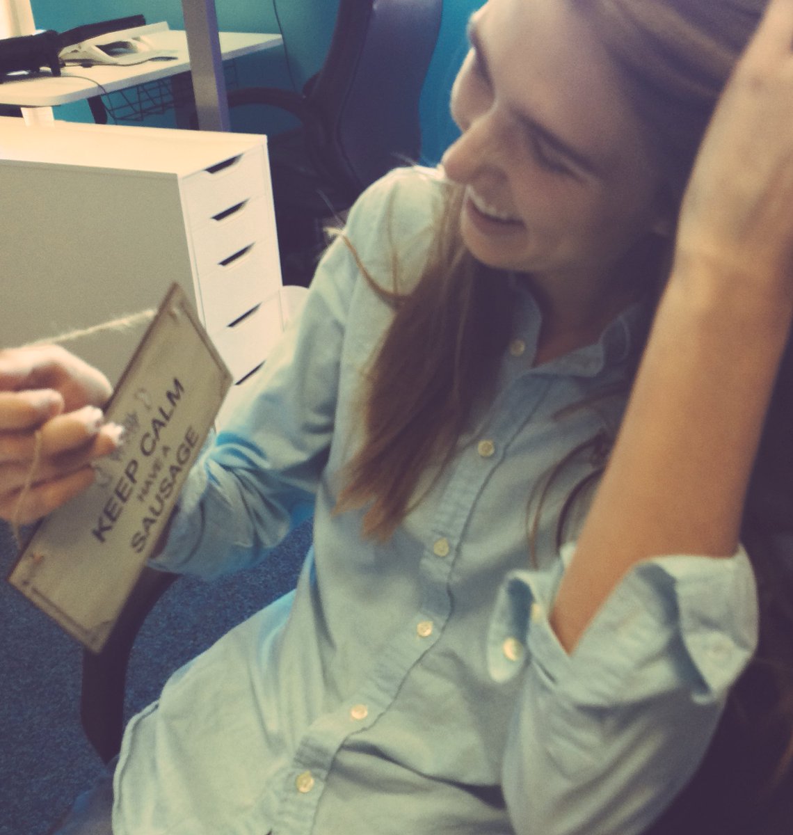 HuddleMedia's tweet image. Have a fabulous Birthday weekend #MrsGandy @freyaheaney! #HappyBirthday #KeepCalmHaveASausage 🎂🎈🎁