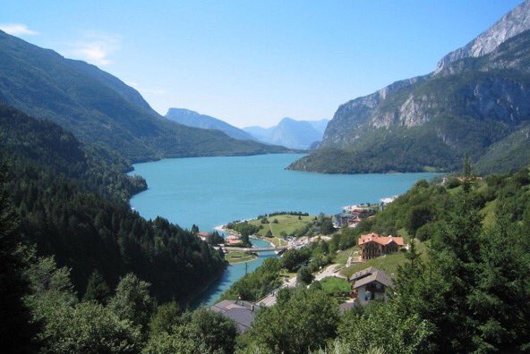 Dieci #gite al #lago da fare in primavera ed estate bit.ly/1XJJpwc