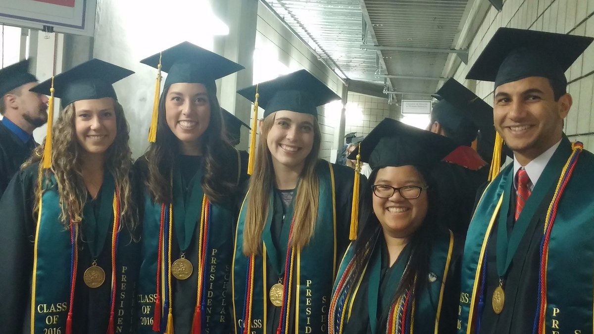 VivaceBelles's tweet photo. #FBF #FlashbackFriday #2016chemgrad #FSGrad16 Some great days to end before summer began! Chemistry & Communication! https://t.co/AQfKQQhT86
