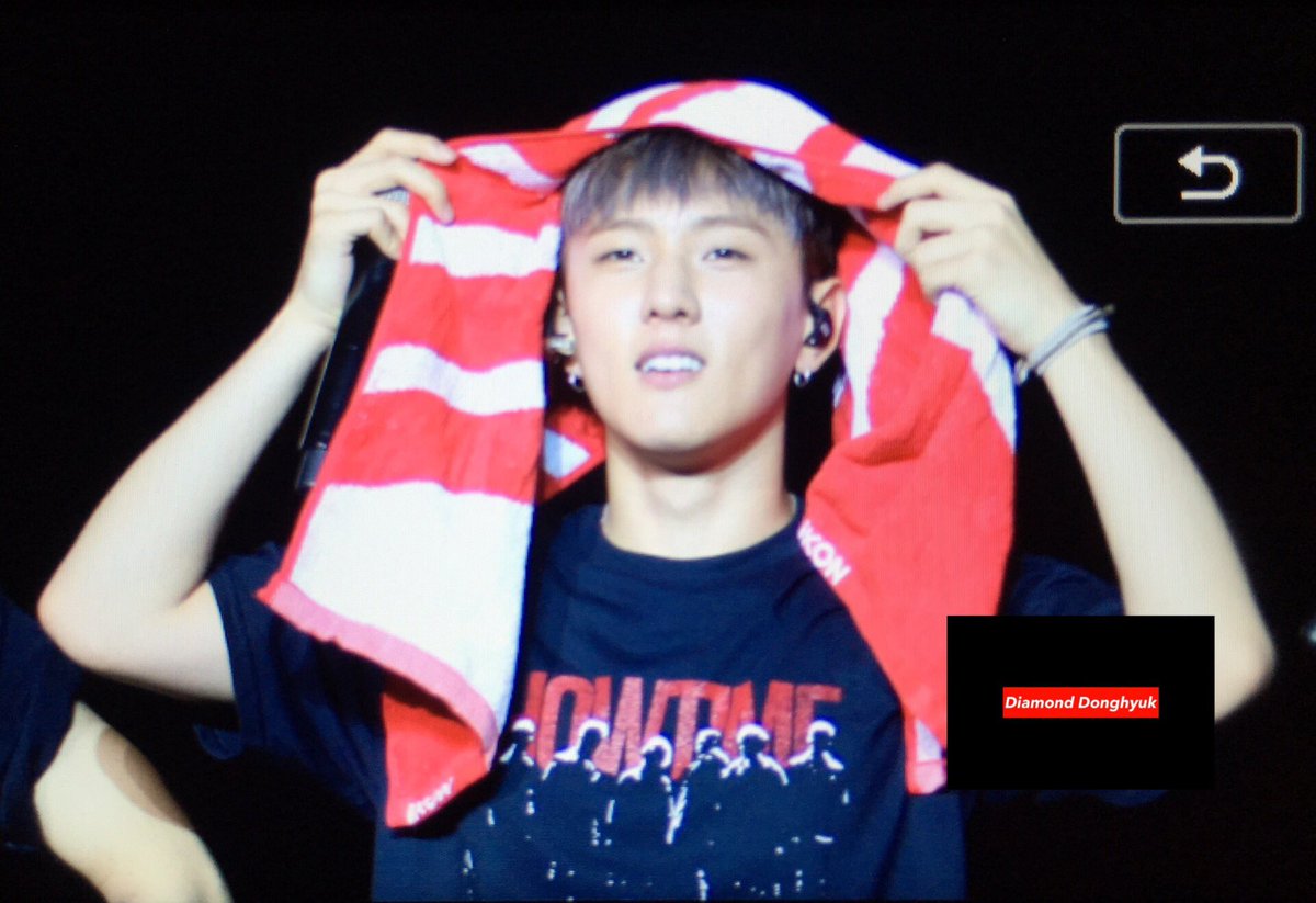 Diamond_D_0103's tweet photo. 160603 iKONCERT in  선전 prev15
#동혁 #Donghyuk #아이콘 #iKON https://t.co/vofbxR2gHG