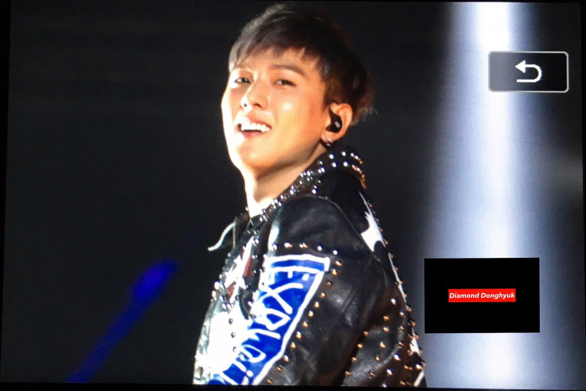 Diamond_D_0103's tweet photo. 160603 iKONCERT in  선전 prev4
#동혁 #Donghyuk #아이콘 #iKON https://t.co/wMKAKhiQhG