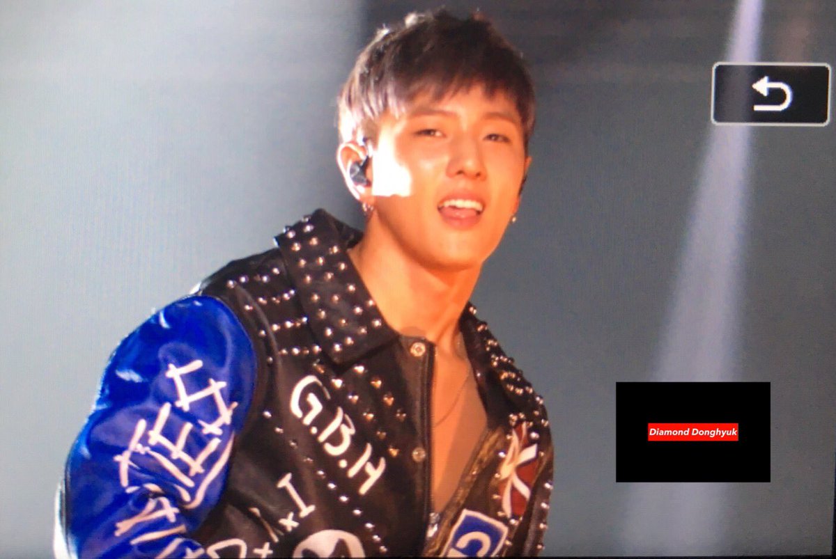 Diamond_D_0103's tweet photo. 160603 iKONCERT in  선전 prev5
#동혁 #Donghyuk #아이콘 #iKON https://t.co/cilHnXUBI4