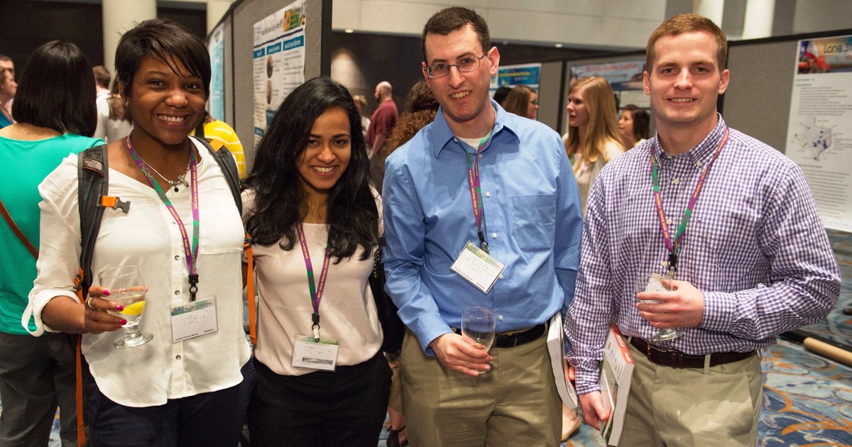 SOToxicology's tweet photo. Some of the 1200+ grad &amp; postdoc attendees enjoying their mixer at #2016SOT. #FBF More pics: https://t.co/h5C5cgT9J2 https://t.co/C3kFPWAgDf