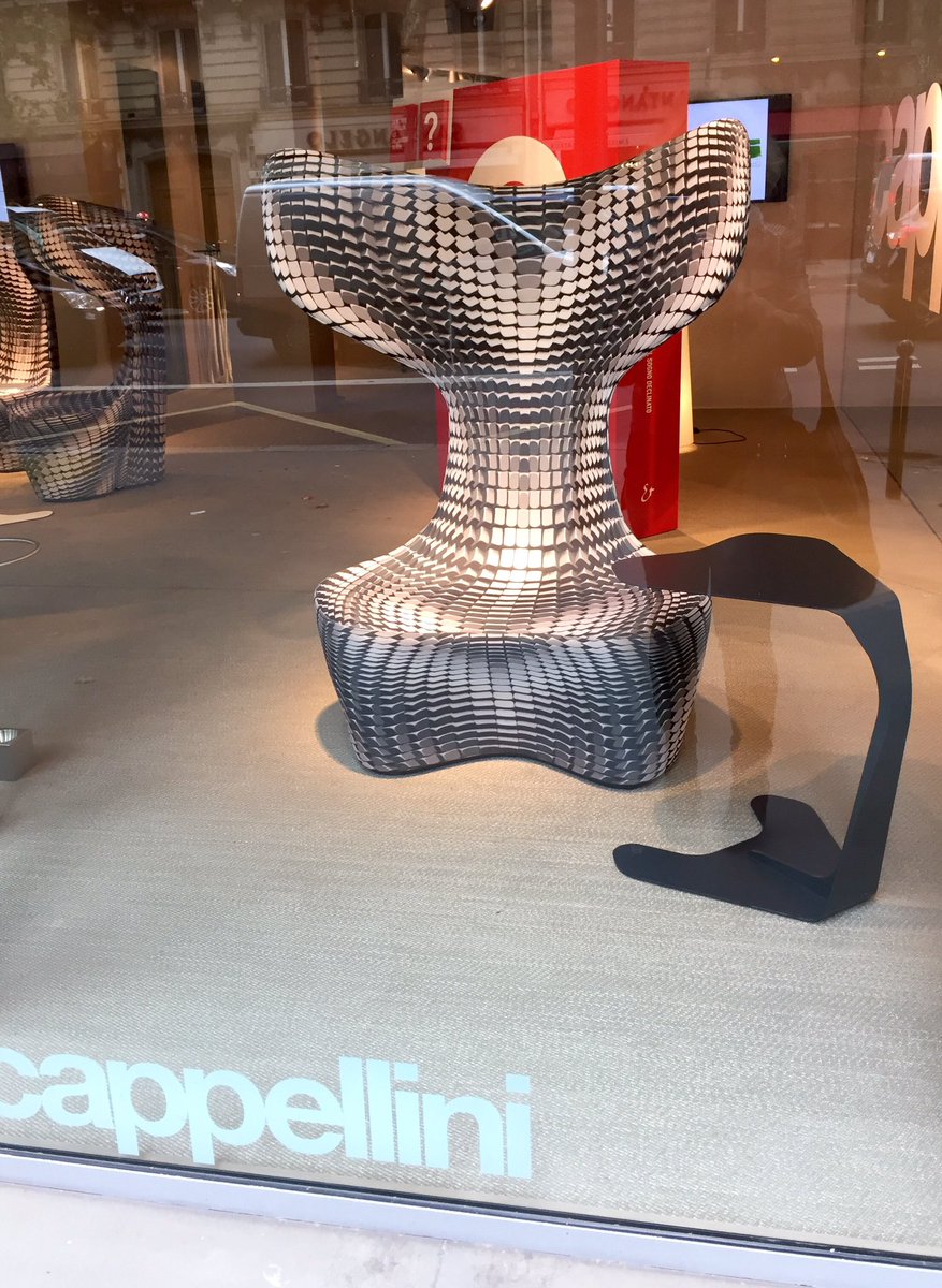 v_lorelle's tweet photo. Le fauteuil en queue de sirène #MacStopa pour #Cappellini #Milan2016 est arrivé à la boutique #Paris!  @DDAYS_Paris https://t.co/lKvEXQUkmH