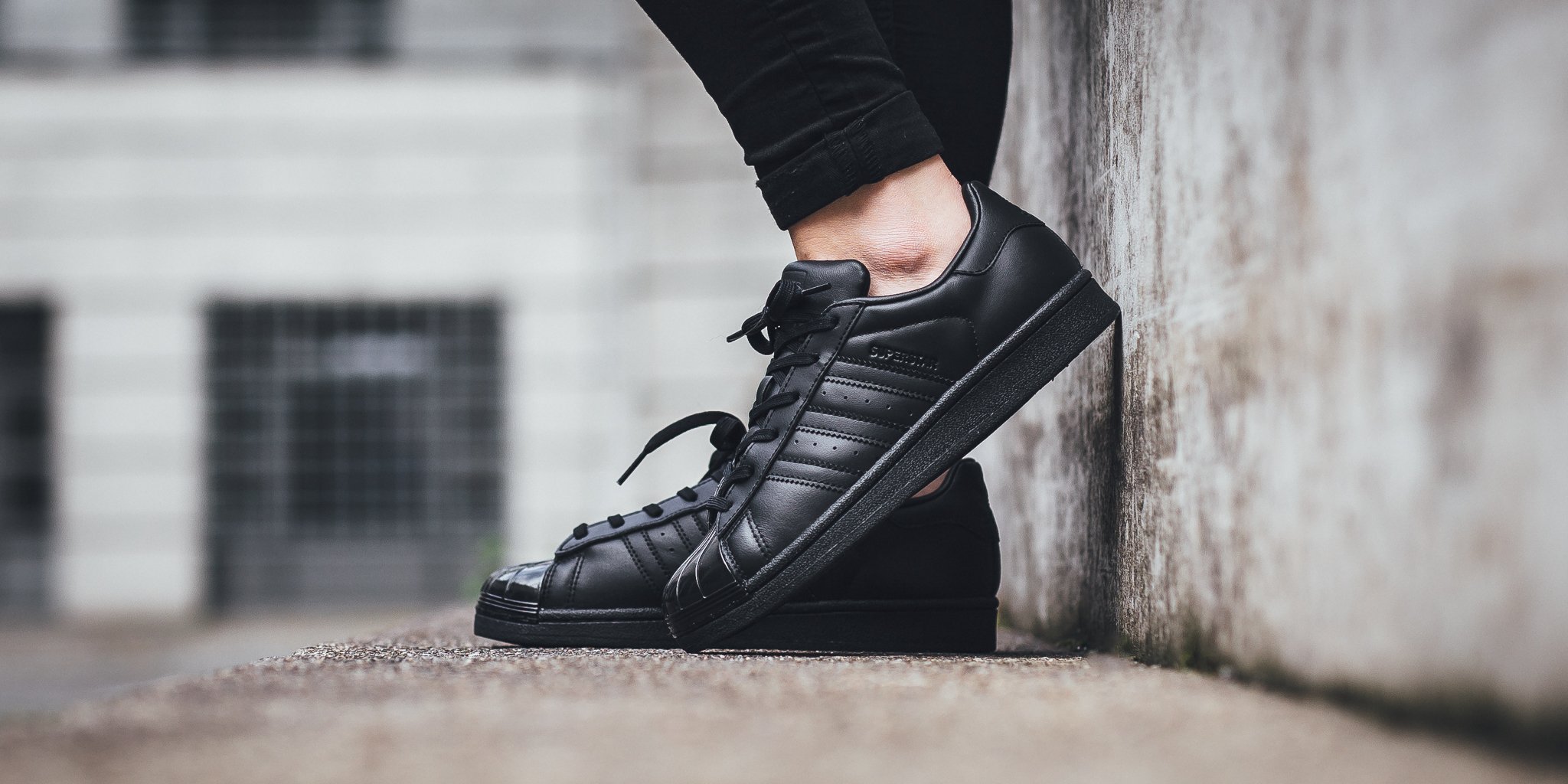 archivo En todo el mundo bebida Titolo on Twitter: "NEW IN! Adidas Superstar Glossy Toe W - Core Black/Core  Black/Footwear White SHOP HERE: https://t.co/8HVRYAgqDX  https://t.co/kBybSMzPgc" / Twitter