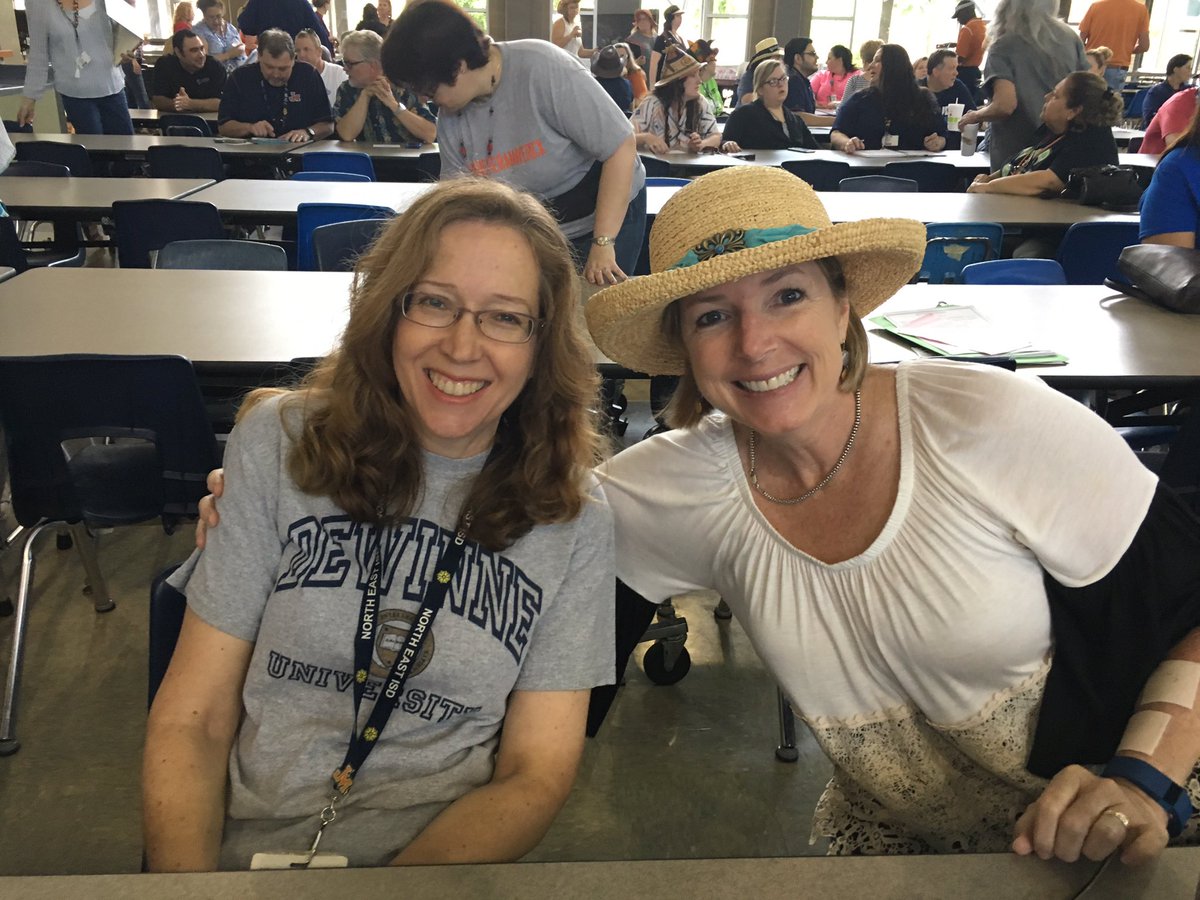 AggieMom715's tweet photo. @jmhsela  Hats off to summer!! https://t.co/6dBgXwXsRV