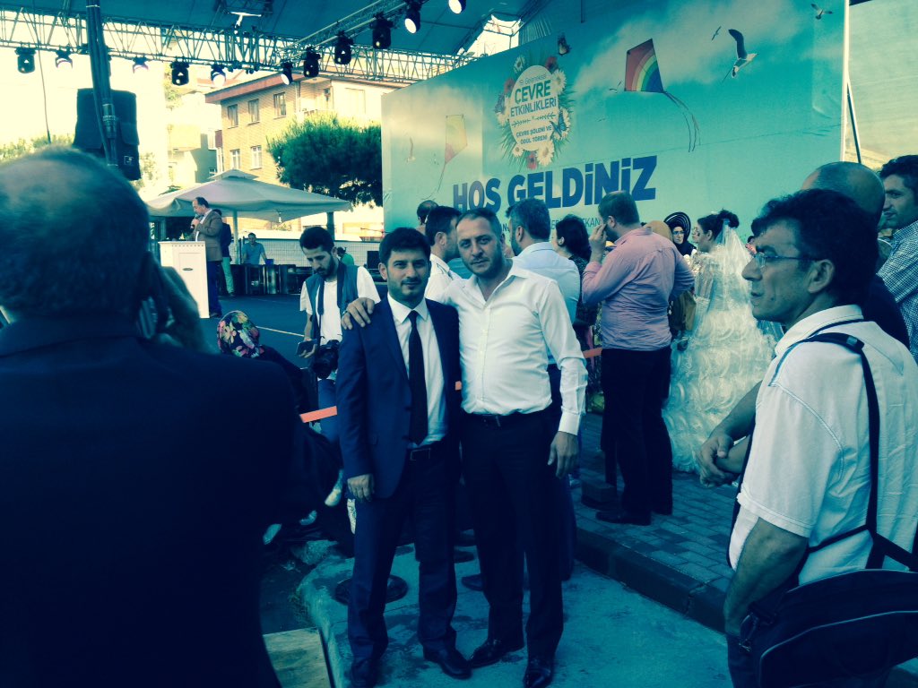 Bay___Efsane_61's tweet photo. Bağcılar belediyesi çevre etkinlikleri ödül töreninde belediye başkan yrd. syn Mehmet Şirin Beyleyiz @Mehmed_Sirin https://t.co/ys92Ix5Lrd
