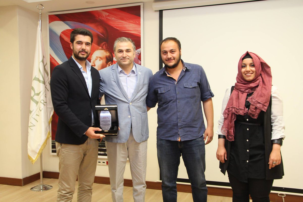 'Yılın Değerlerini Yaşatan Kulübü' ödülünü bizlere veren SKS Müdürlüğü'ne ve Zirve Üniversitesi'ne teşekkür ederiz.