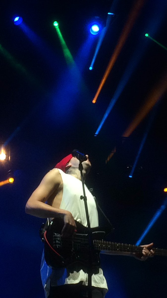 BR4TPRlNCE's tweet image. I can&apos;t wait to see you again 

1•27•17 Pittsburgh clique |-/

@twentyonepilots