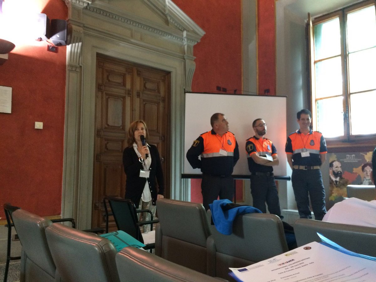 protecivilvlc's tweet photo. Voluntarios de @protecivilvlc participando en el proyecto europeo #EVANDE https://t.co/Fmf68WaGyd
