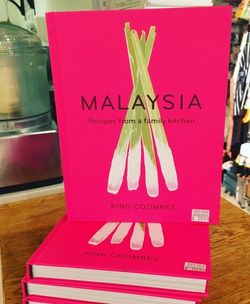 SaturdayShow's tweet image. On the #SaturdayShow Masterchef winner @WanPingCoombes will be cooking recipes from her first book. #MalaysianFood