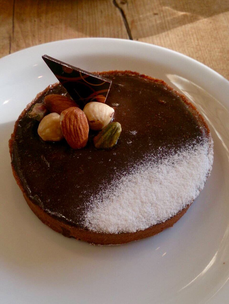 Sabron 芝公園のル パン コティディアンのニューヨークチーズケーキとチョコレートタルト Sabron 芝公園のル パン コティディアンのニューヨークチーズケーキとチョコレートタルト