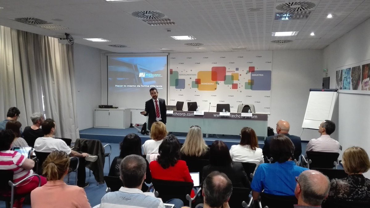 Hidro_Rubber's tweet photo. Hoy hablando de gamificacion con la Fundación Navarra para la Excelencia https://t.co/AzxFYXvG81