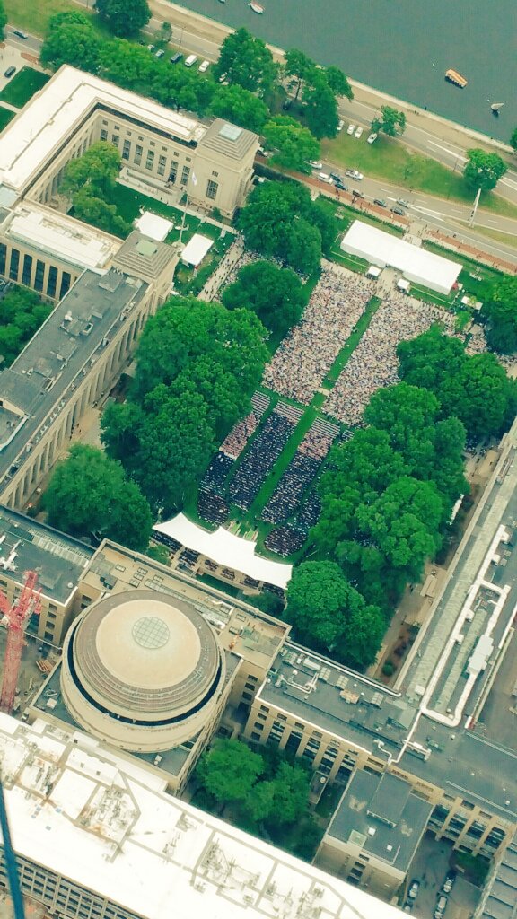 OnlyInBOS's tweet photo. The @MetLifeBlimp had the most unique view of today's @MITCommencement featuring Matt Damon. #MIT2016 https://t.co/N50YjfC2D6